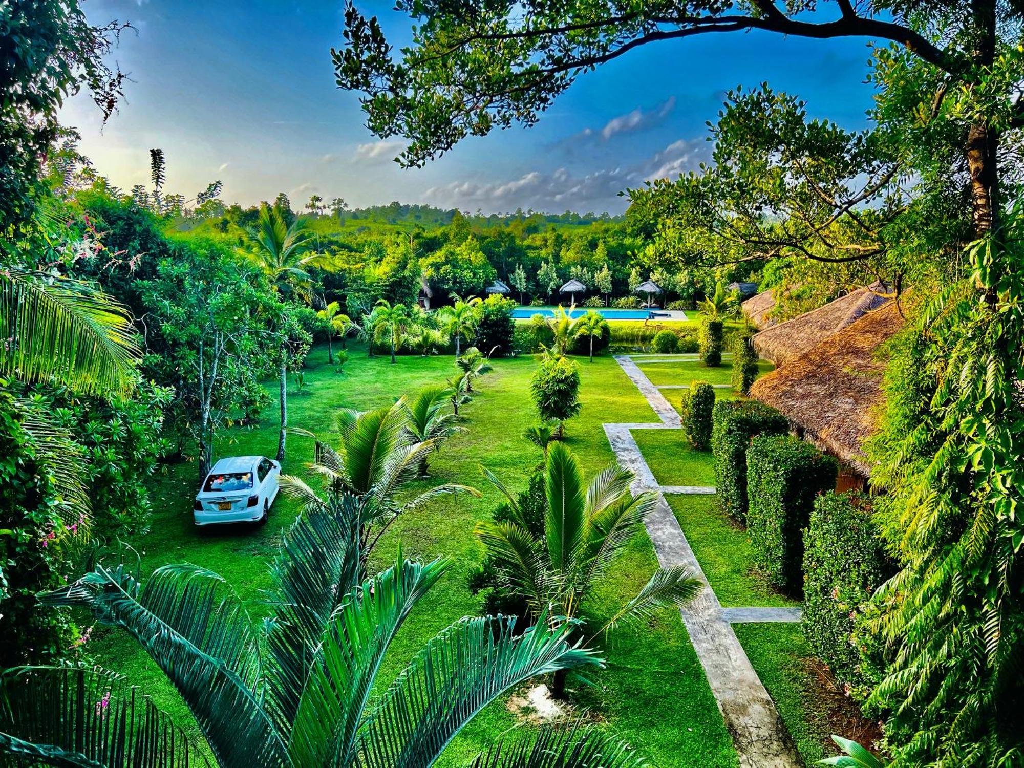 Happy Man Village Bentota Exterior photo